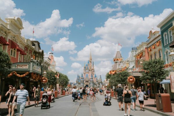 disney world magic kingdom promenade